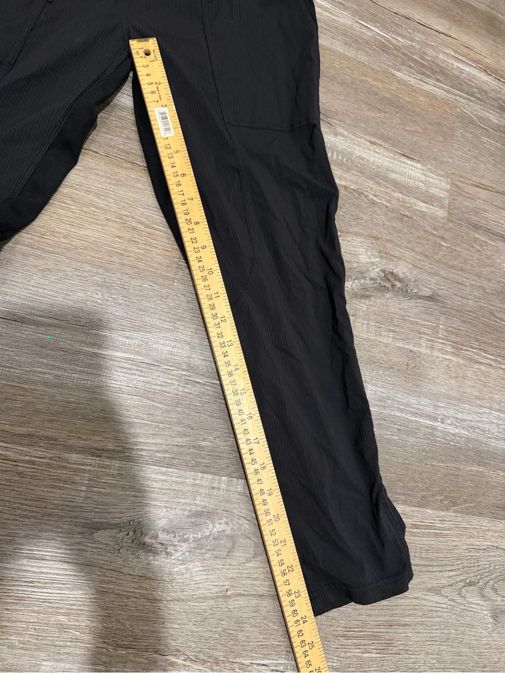 Lululemon Dance Studio pants in black! Size 4 - Picture 4 of 4